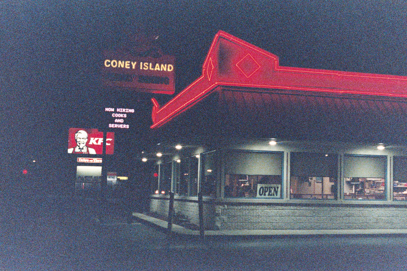 Illustration for article titled So I tried shooting Natura1600 at dusk/night